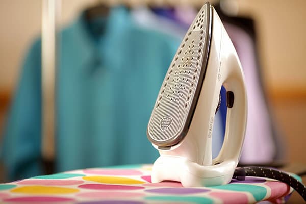 Repasser avec une tache de tissu brûlé