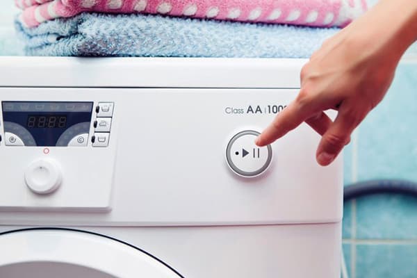 Bouton d'arrêt sur une machine à spirale