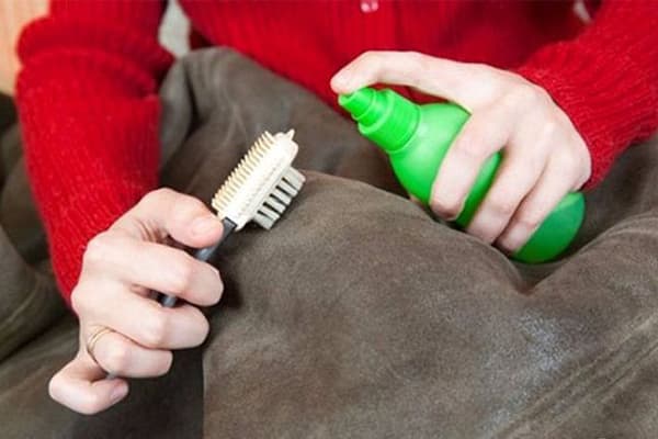 Nettoyage de veste en daim