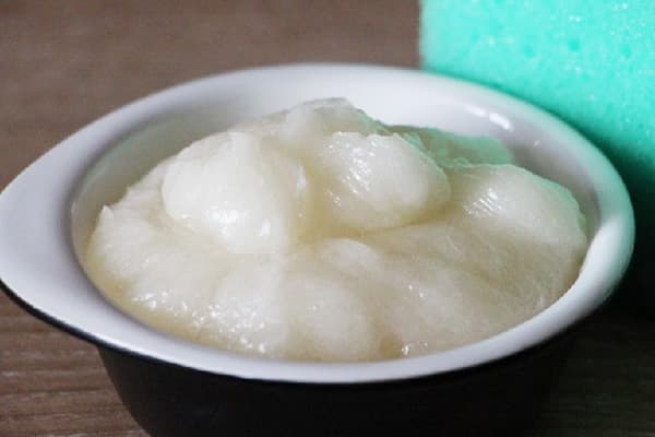 Liquide à vaisselle à base de savon de ménage
