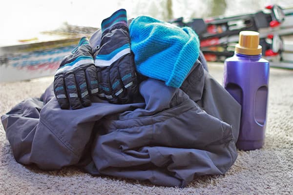 Combinaison de ski et lessive