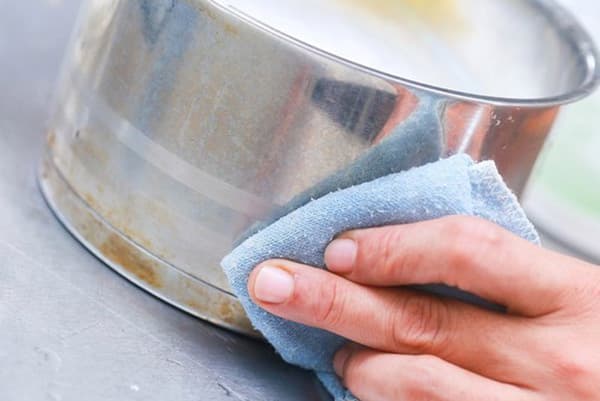 Nettoyage de casserole