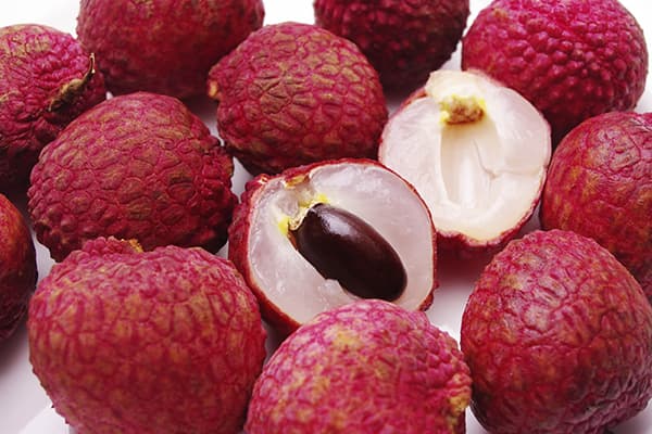 Fruits mûrs de litchi