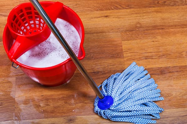 Nettoyage de stratifié humide