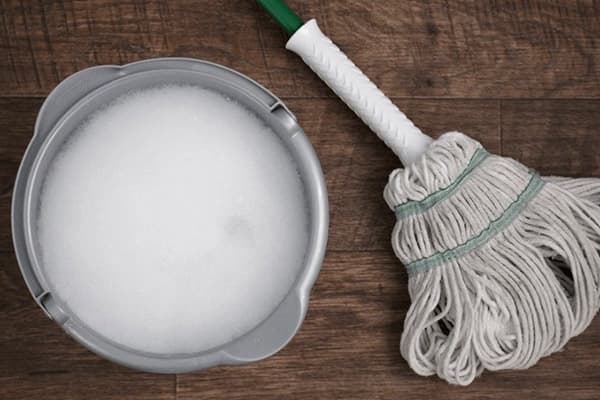 Équipement de nettoyage de sol