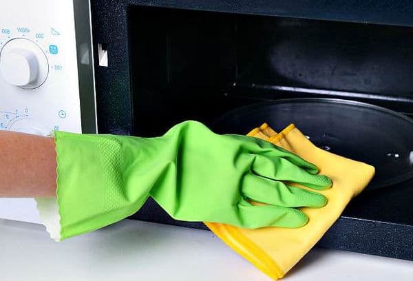 Nettoyage du four à soda