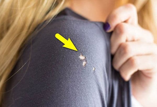 Vêtement d'extérieur troué