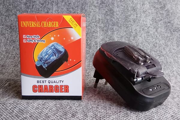 Chargeur de batterie grenouille