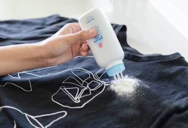 poudre de bébé des taches