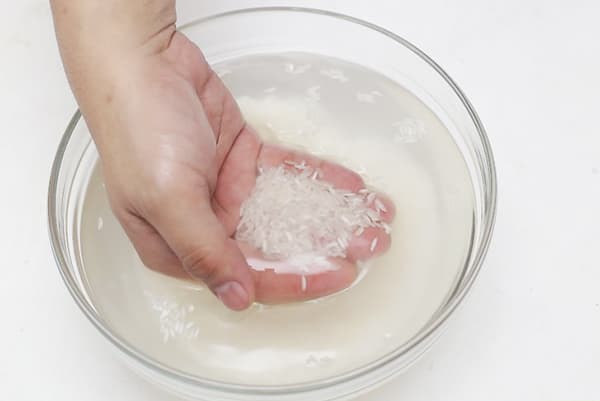 Riz à laver avant la cuisson