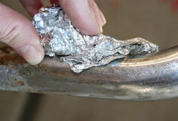 nettoyage de tuyaux en feuille