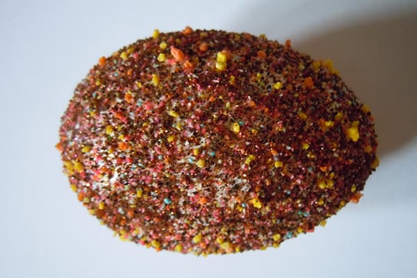 Œuf cuit à la semoule de couleur