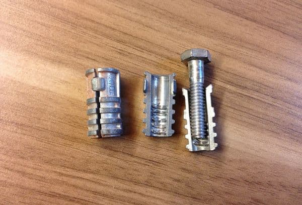 Boulon d'ancrage avec écrou