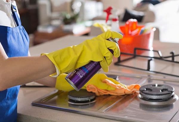 Nettoyage de cuisinière à gaz