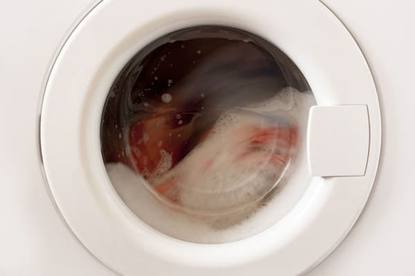 Laver les rideaux dans une machine à écrire