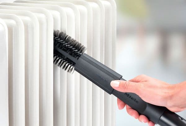 Brosse de nettoyage de batterie