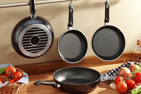 Batterie de cuisine revêtue de téflon