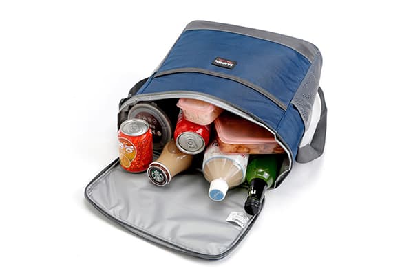 Sac thermique avec des produits