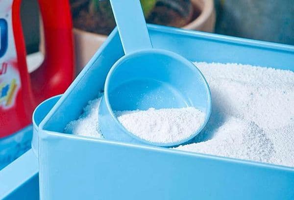 Détergent à lessive blanc