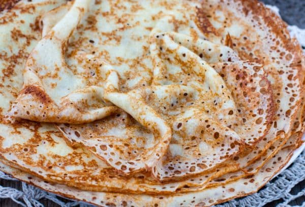 Crêpes de kéfir ajourées