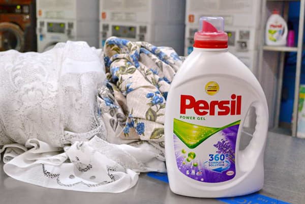 Gel pour le lavage des rideaux jacquard