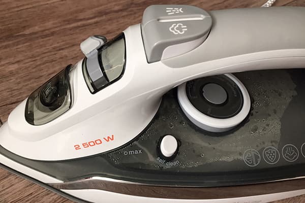 Écaille à l'intérieur du fer