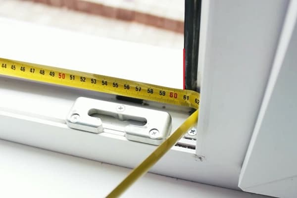 Mesures d'une fenêtre pour une moustiquaire