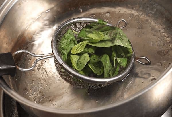 Rinçage au basilic