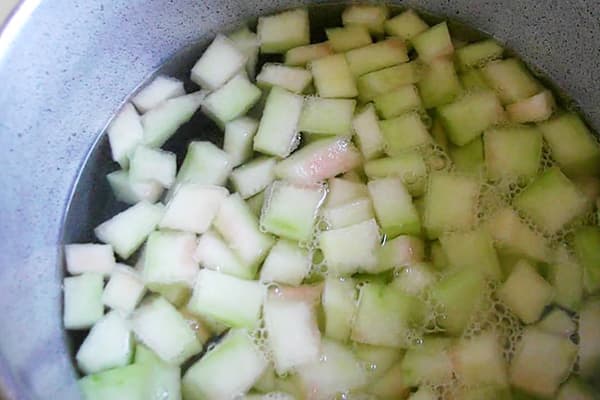 Cuisson des tranches de melon d'eau