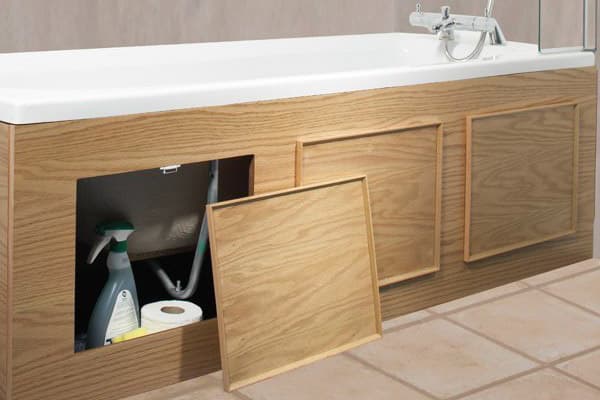 Écran avec toit ouvrant sous la baignoire