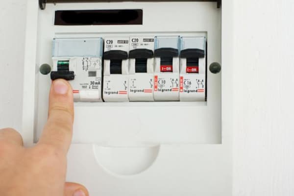 Panneau électrique dans l'appartement
