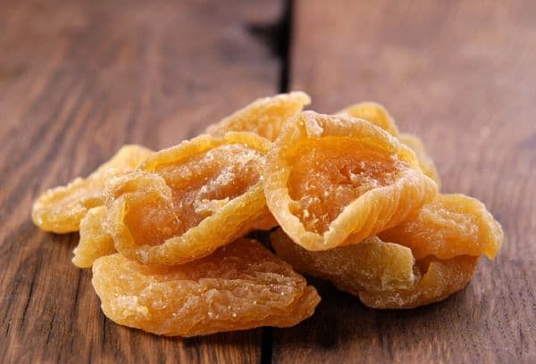 Pêche séchée au soleil