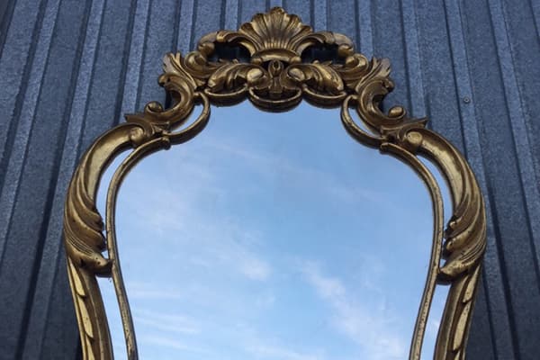 Miroir dans un beau cadre