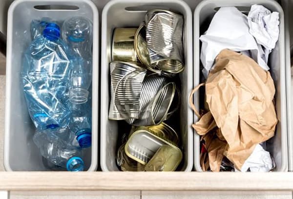 Collecte séparée des ordures à la maison