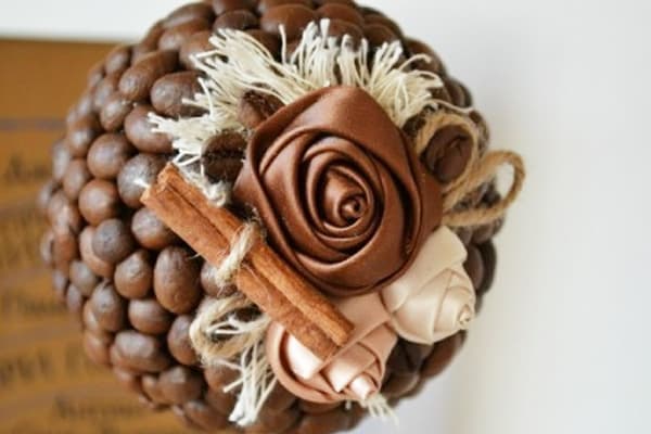 Décor topiaire de grain de café