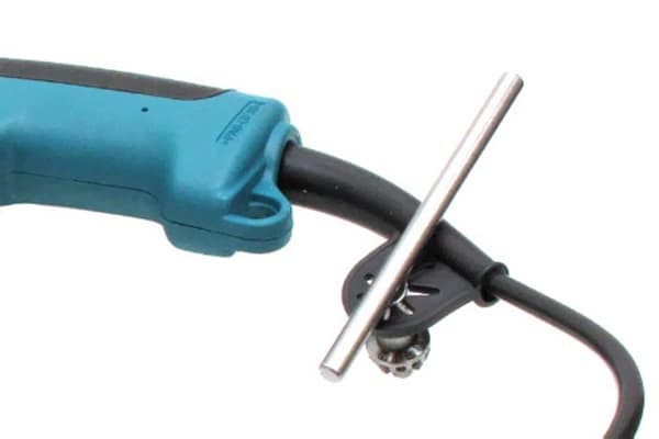 Porte-clé sur le fil de la perceuse